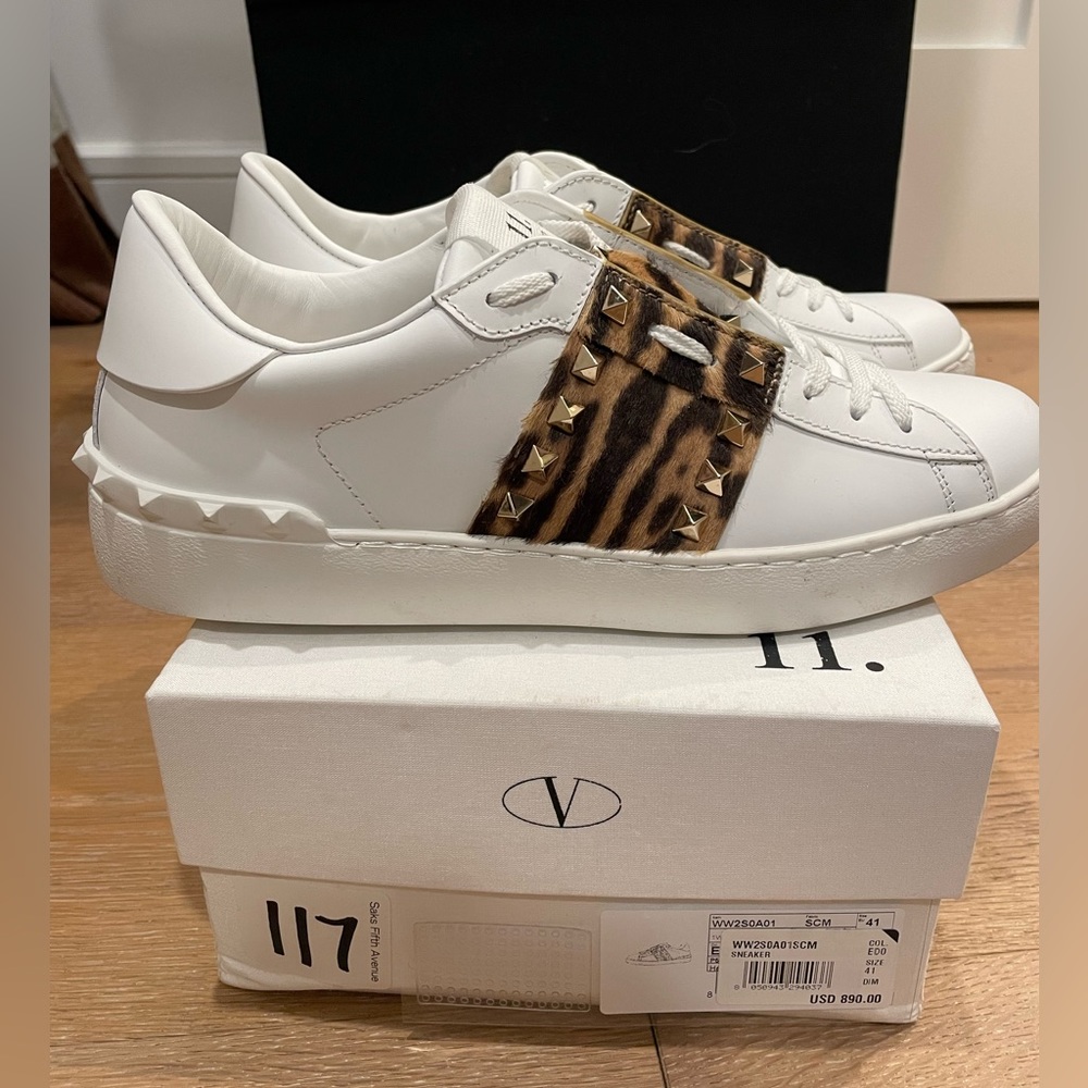 Like New! Valentino Rock Stud Sneakers